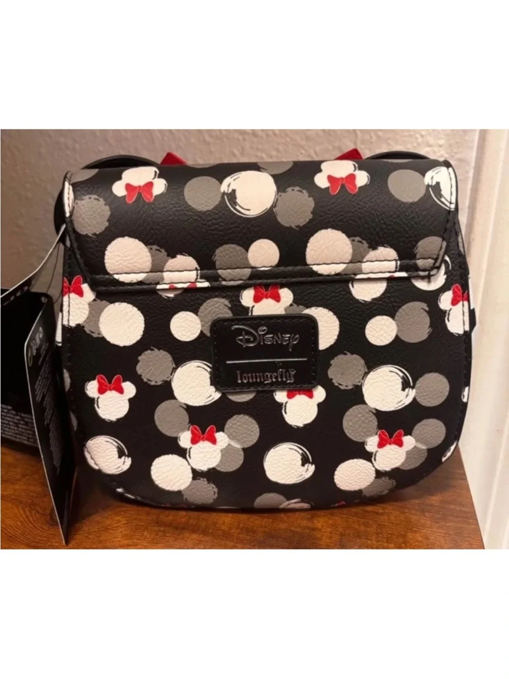 Disney x Loungefly Minnie Mouse Black & Red Crossbody Bag w/Chain Strap - Picture 3 of 4